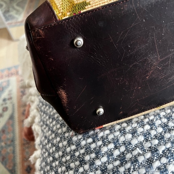 Brighton Vintage Floral Tapestry Carpet Weekender Bag - Picture 10 of 12